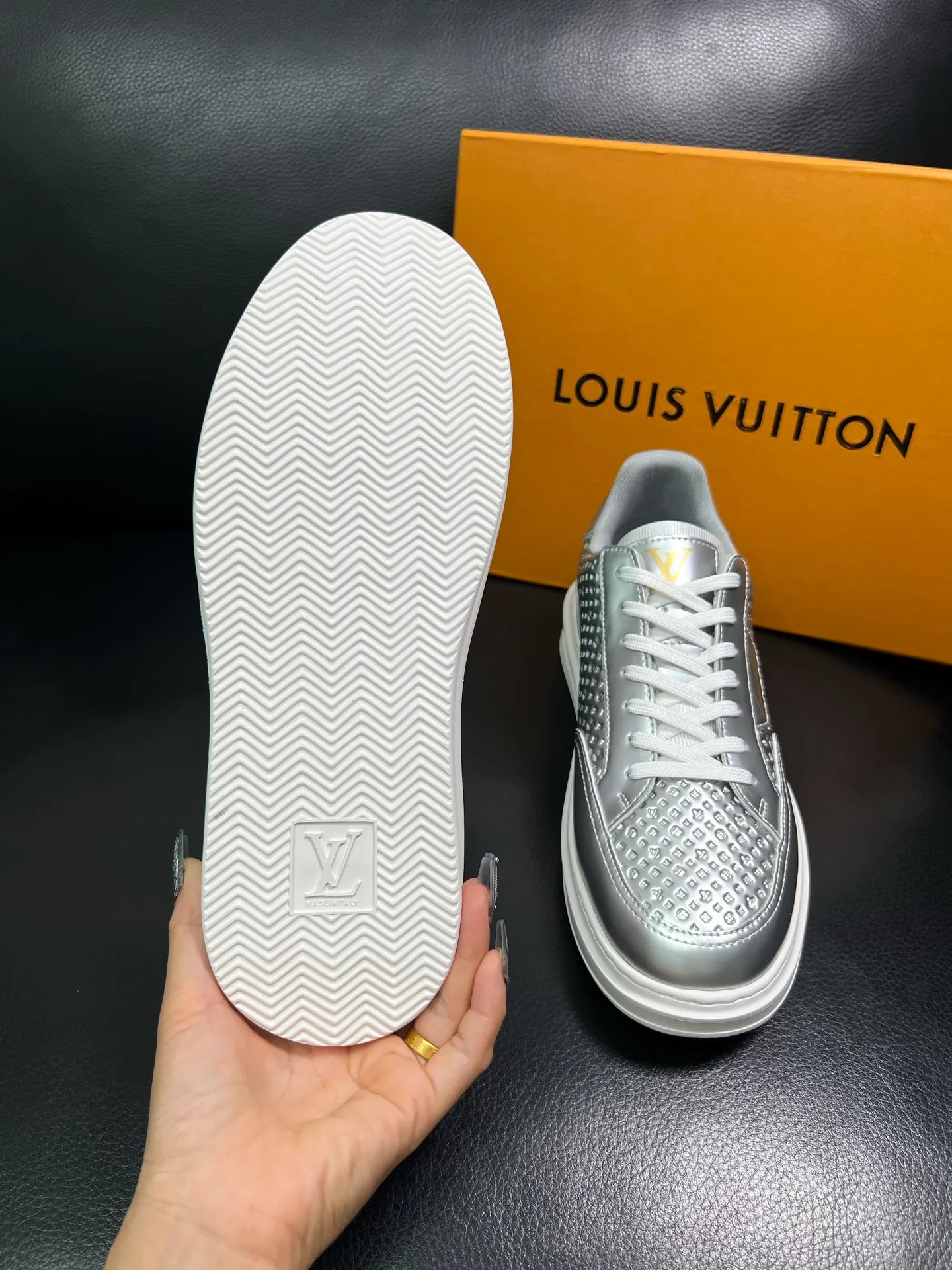 Men's shoes 💰740 Lv high quality top crafts Louis Vuitton sports shoes counter synchronized with original factory configuration, uppers imported from Italy, high-quality splicing colorful complex crafts, imported mesh pads soft and comfortable, soles: original soles specially provided by the original factory, T men's shoes 💰U exclusive movable molded soles super comfortable, original factory and single goods, welcome to compare, code number 38-44 (customized 45) 85867